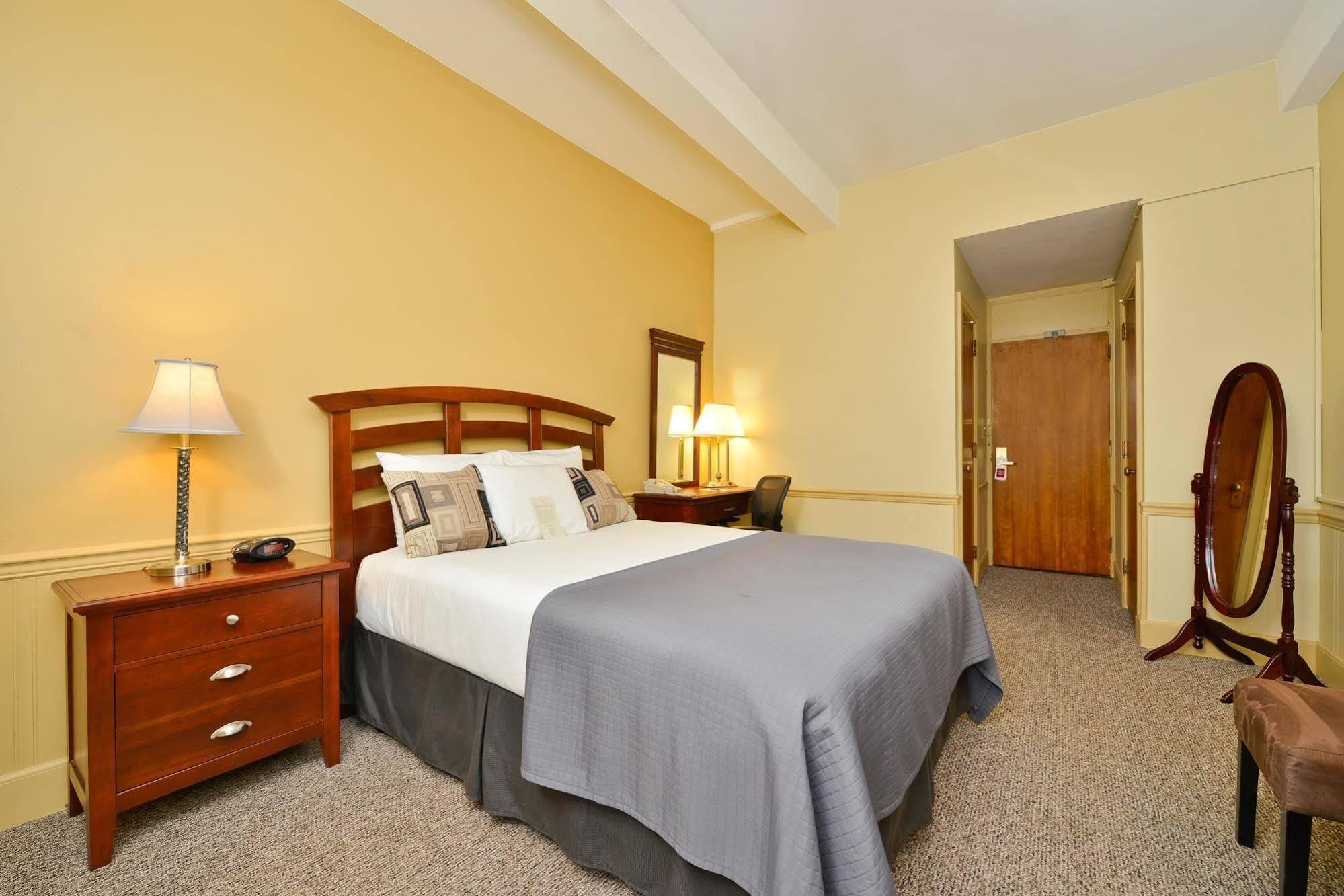 Genetti Hotel, Surestay Collection By Western