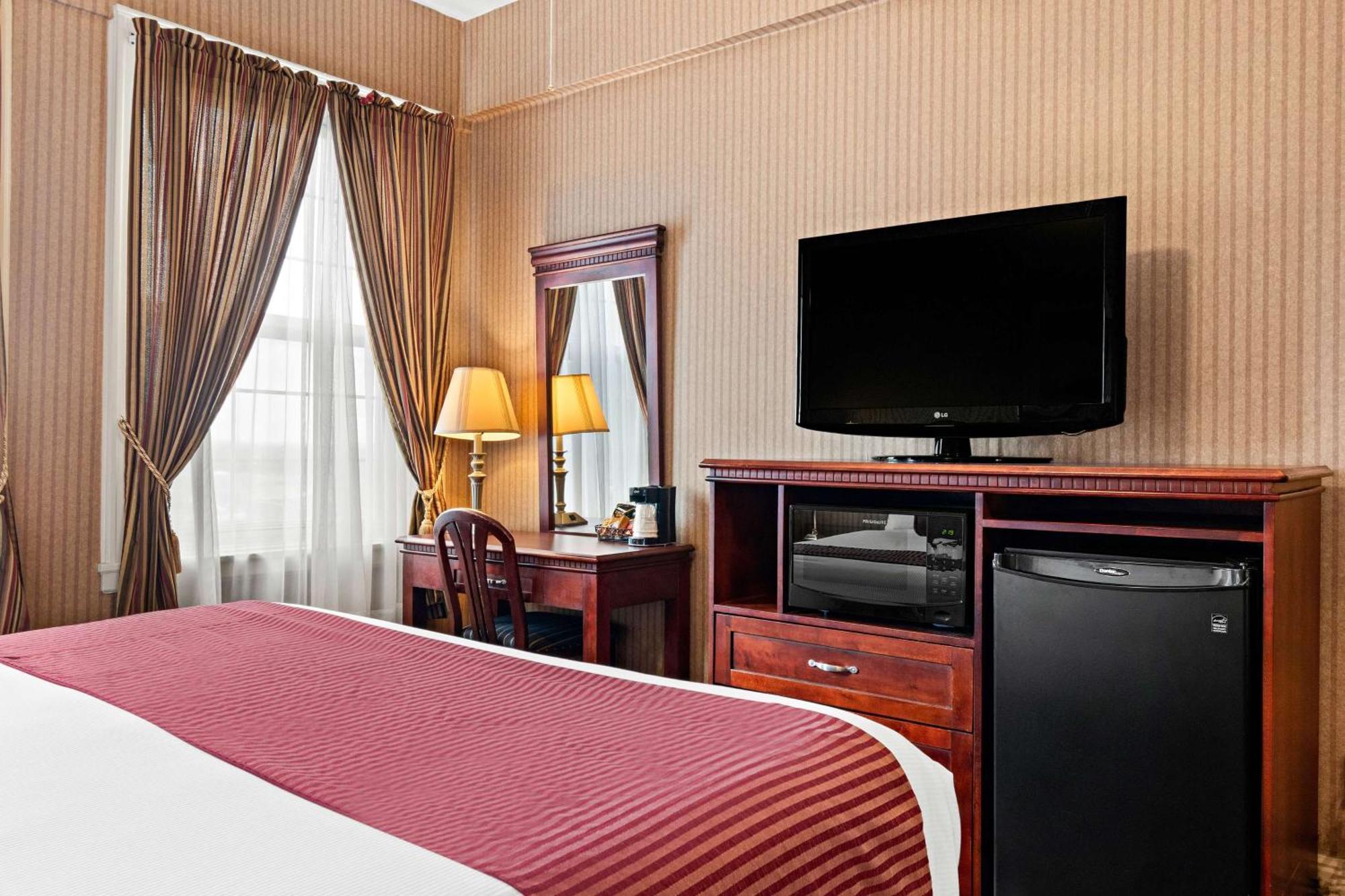 Genetti Hotel, Surestay Collection By Western Hotel 3*