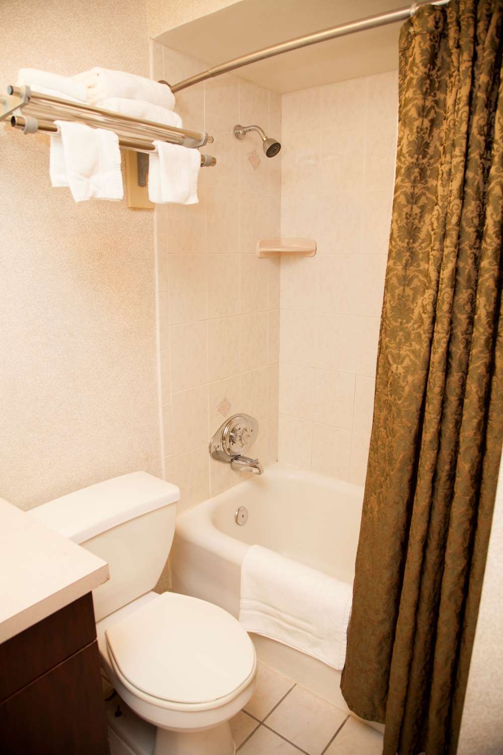 Hotel Genetti Hotel, Surestay Collection By Western 3*