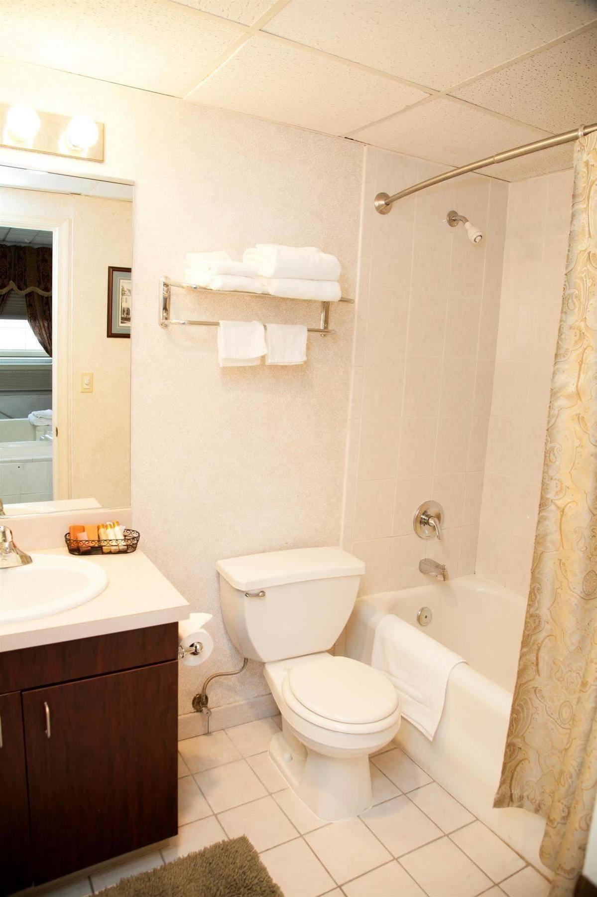 Hotel Genetti Hotel, Surestay Collection By Western